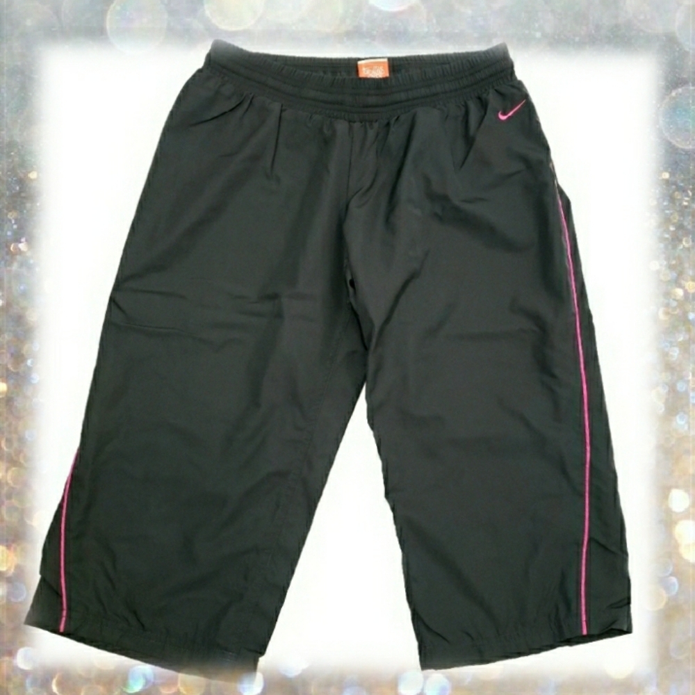 NIKE Athletic Capris gray and pink Size Small 4-6